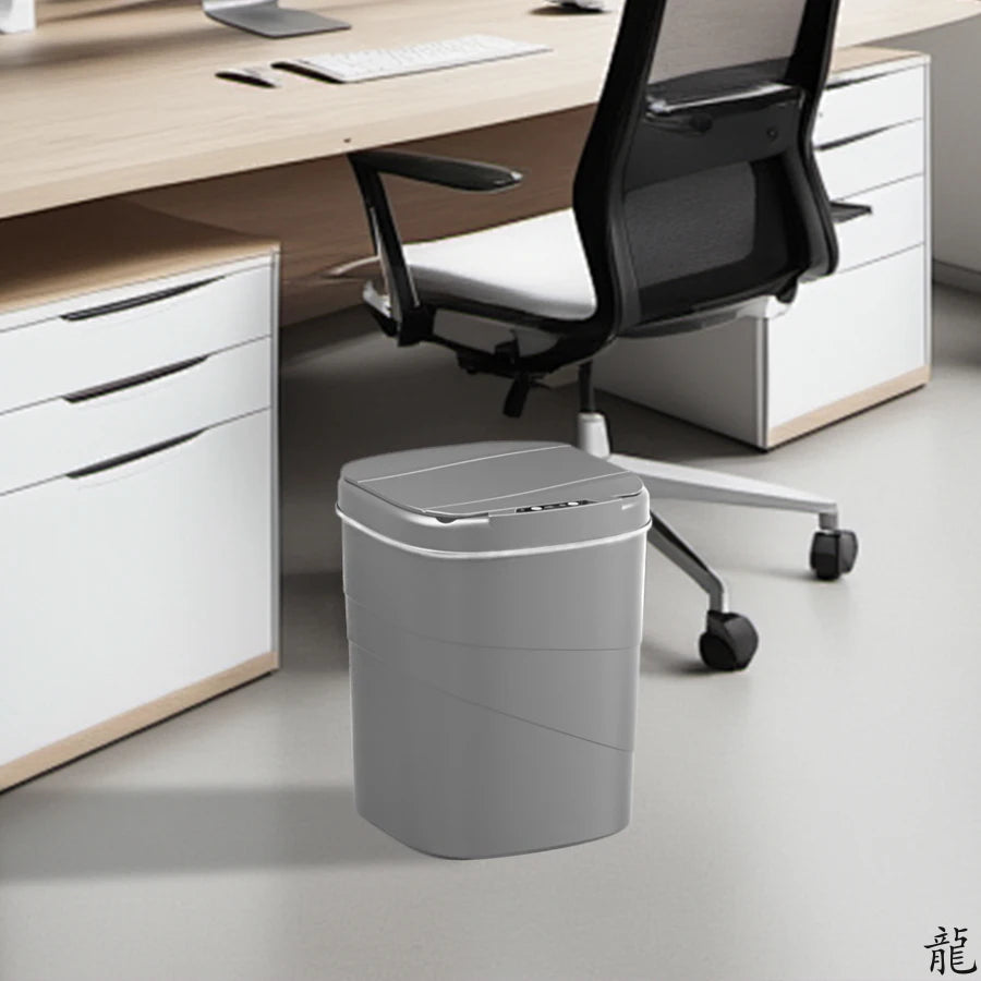 Poubelle à capteur de présence HygiaSense™